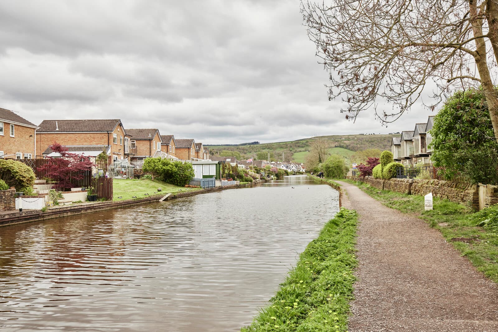 Located next to the Leeds Liverpool Canal